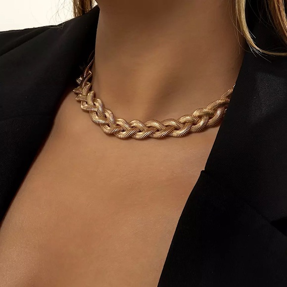 ⚜️[𝟯𝟬%𝗢𝗙𝗙|𝗯𝘂𝗻𝗱𝗹𝗲𝘀 𝟯+]⚜️Silver Braided Snake Chain Flat Choker NEW - Picture 6 of 9